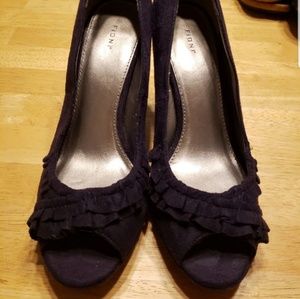 Fioni purple suede heels